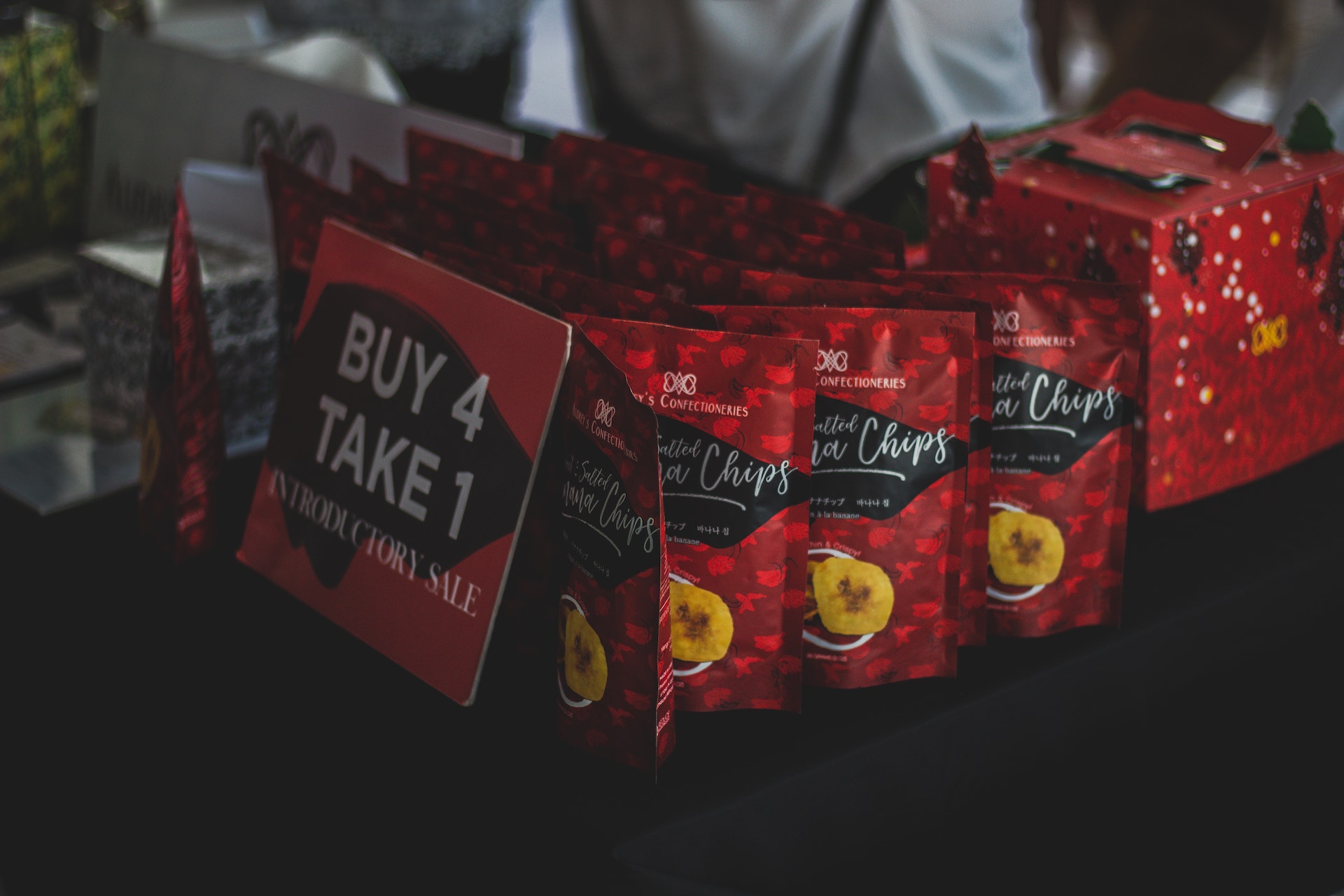 pexels-muffin-creatives-1616036